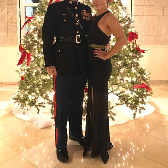 Express Black Gown - Picture 5 of 6